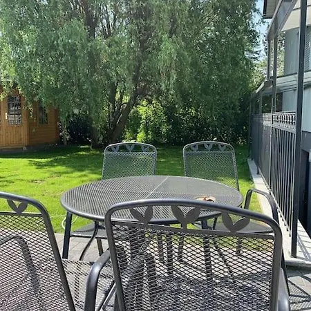 Mit Garten, Kamin U. Whirlpool Appartement *