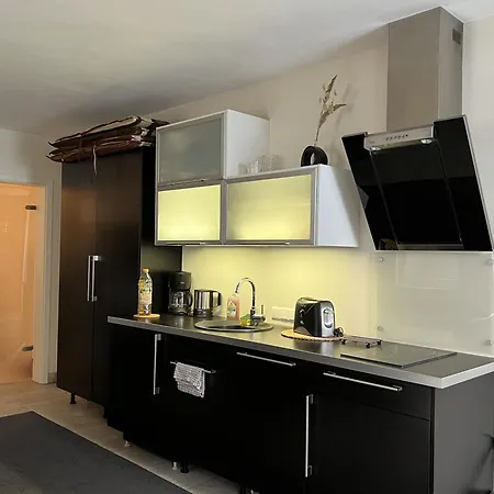 Mit Garten, Kamin U. Whirlpool Appartement